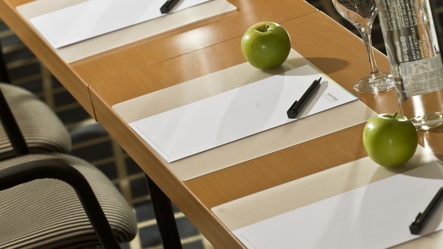 Tagungsraum Berlin I&II parlamentarische Sitzordnung relexa hotel Berlin - Tagungsraum Berlin I&II parlamentarische Sitzordnung